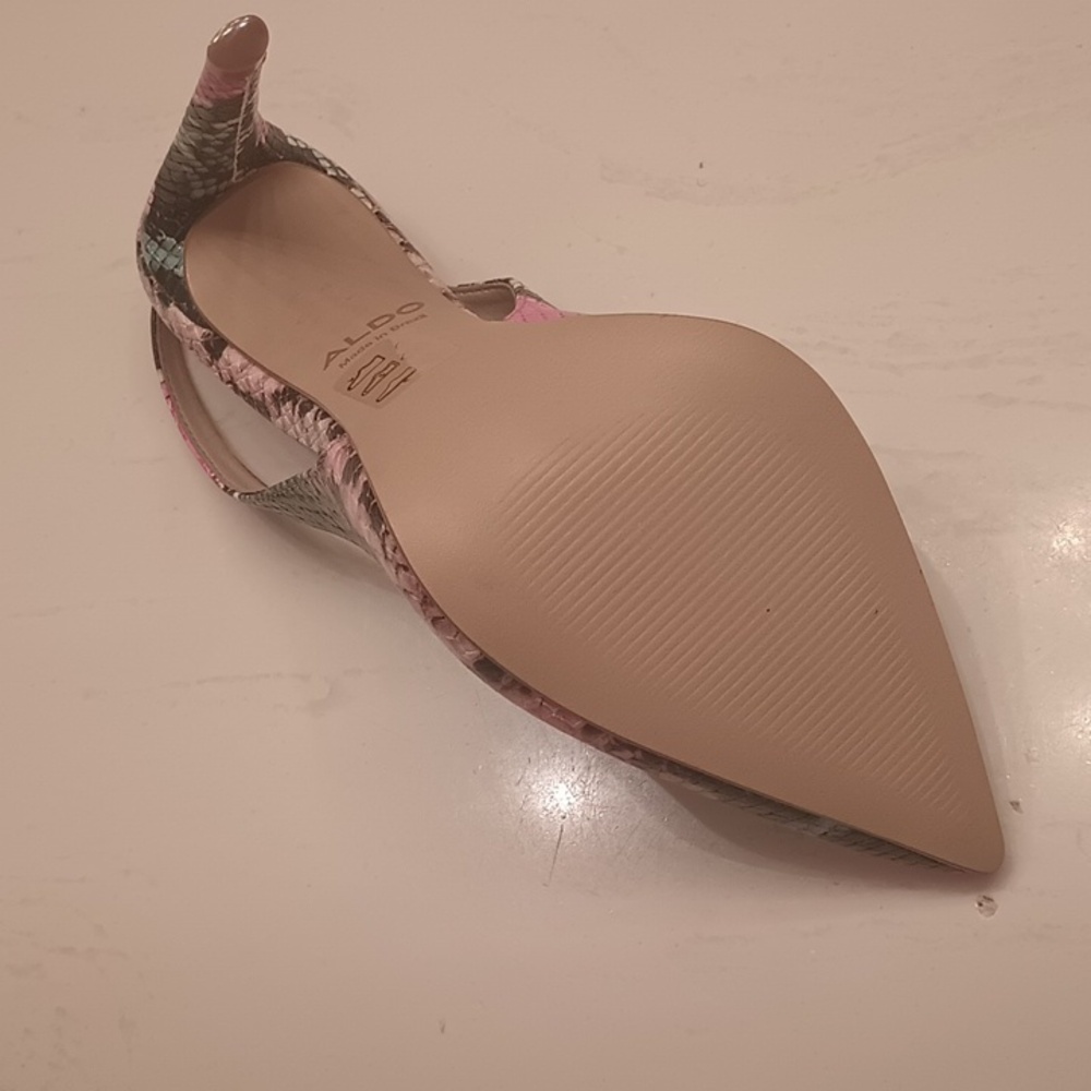Shoes - Picture 5 of 5